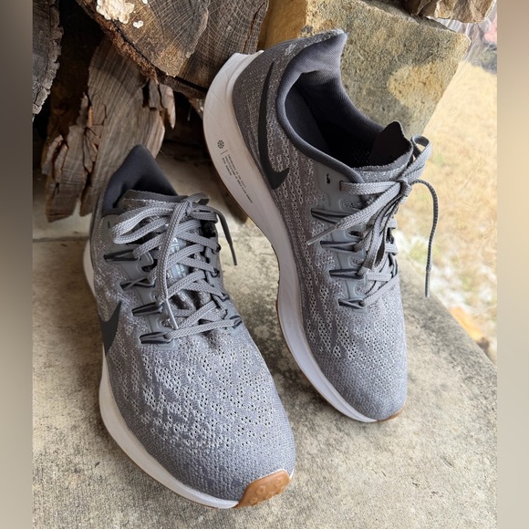 Nike Air Zoom‎ Pegasus 36 Running Gray and Black Sneakers Sz-8. J main image 11